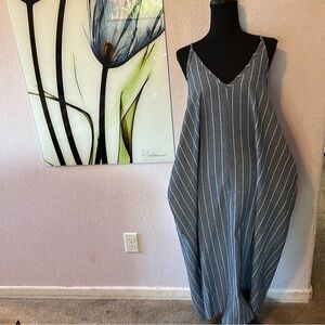 New dress with pockets size medium